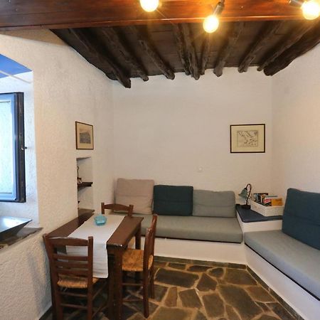 Le Petit Chateau Ano Syros Bagian luar foto