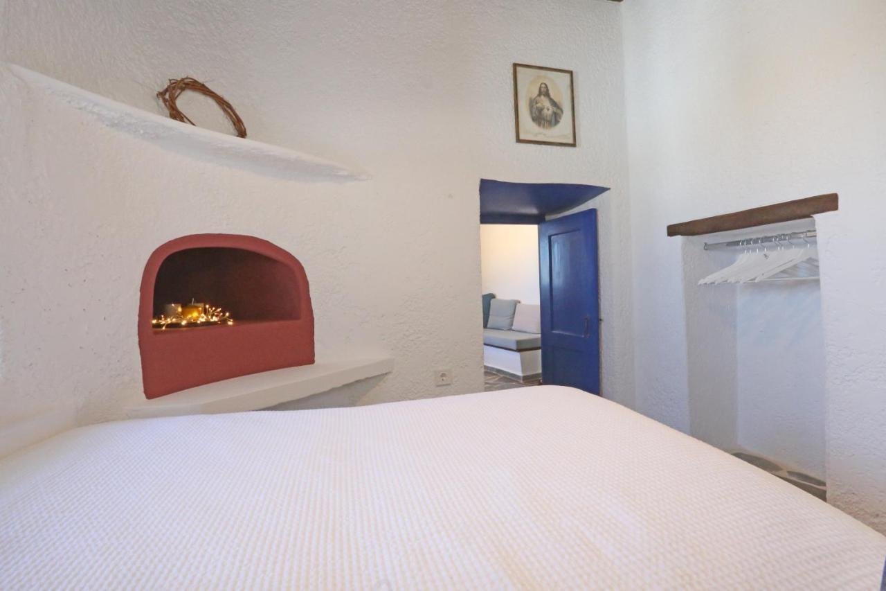 Le Petit Chateau Ano Syros Bagian luar foto