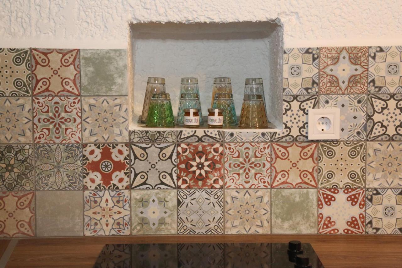 Le Petit Chateau Ano Syros Bagian luar foto