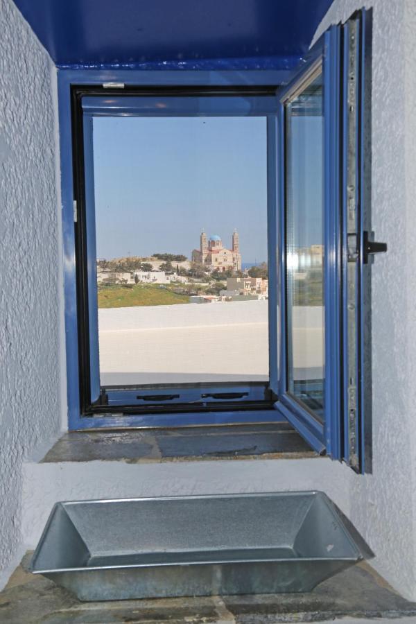 Le Petit Chateau Ano Syros Bagian luar foto